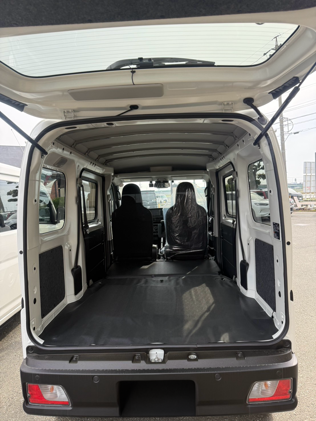 軽貨物車両の積載スペース - 効率的な荷物配送